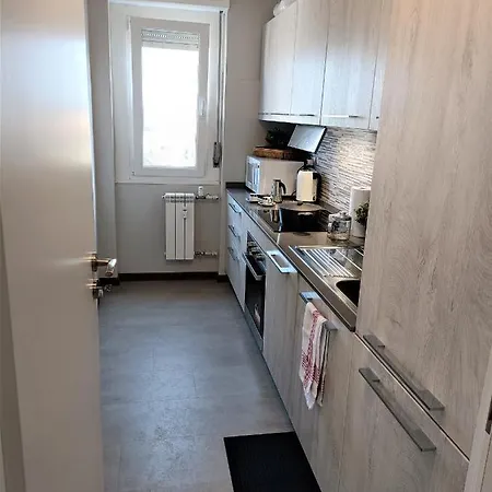 Trilo Busto Skyline Apartman