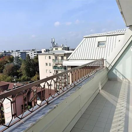 Trilo Busto Skyline Apartman